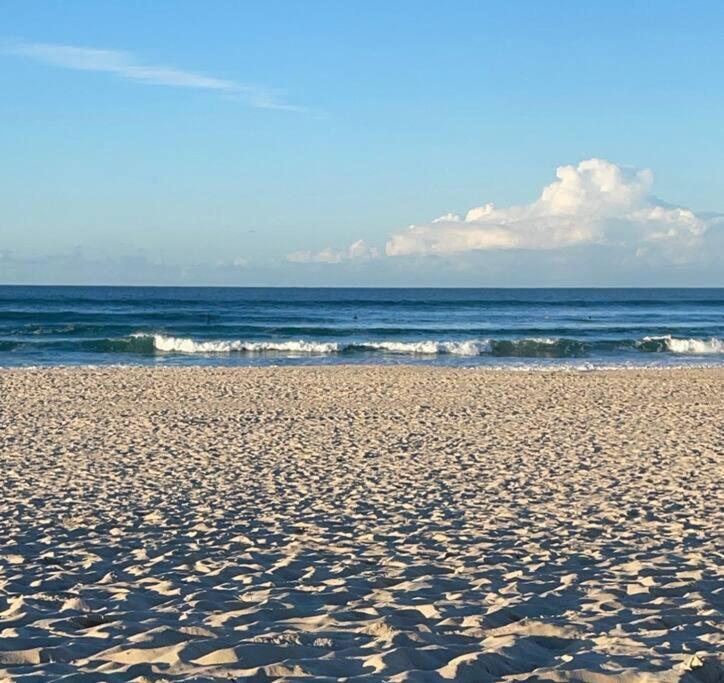 Ferienwohnung Chic Beachside Getaway 2Br 2Bath Fully Equipped Gold Coast Exterior foto
