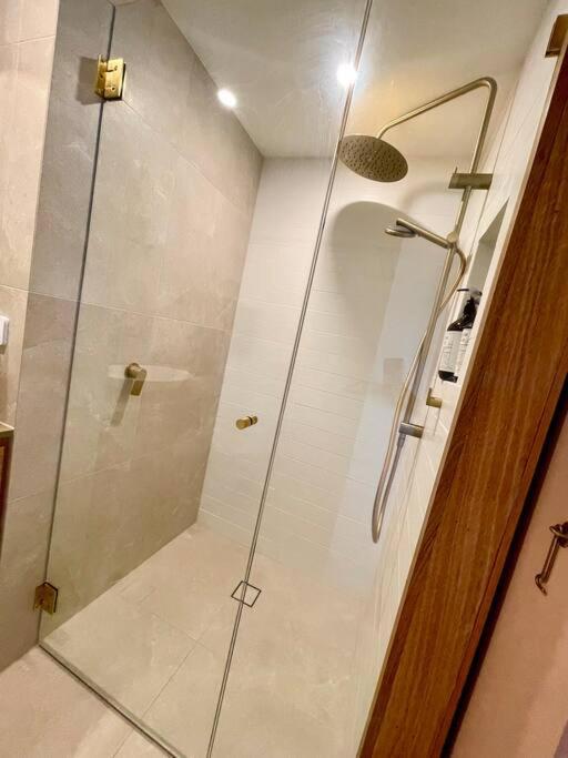 Ferienwohnung Chic Beachside Getaway 2Br 2Bath Fully Equipped Gold Coast Exterior foto